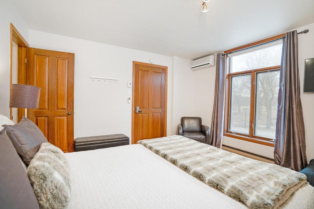 Accueil Chez Francois Bed & Breakfast Montreal Exterior foto