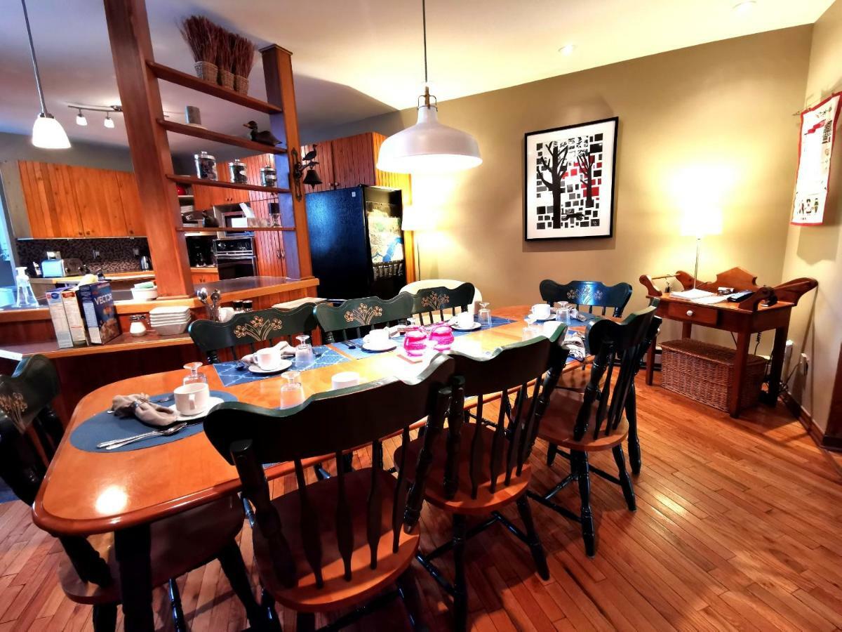 Accueil Chez Francois Bed & Breakfast Montreal Exterior foto